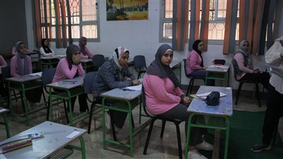 طلاب الشهادة الإعدادية عن امتحان العربي: في مستوى الطالب الضعيف (فيديو)