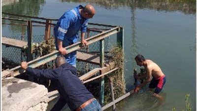 تطهير مأخذ محطات مياه الشرب في مدن القناة 