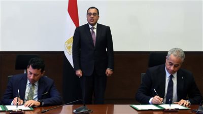 مدبولي يشهد توقيع بروتوكول تعاون بين وزارتي القوى العاملة والشباب والرياضة