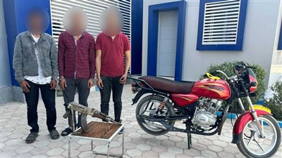 3 مسجلين خطر يفتحون النار على مزارع داخل ميكروباص بسوهاج 