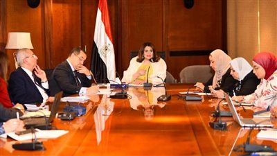 وزيرة الهجرة: حريصون على حل مشكلة الطلاب العائدين من الخارج