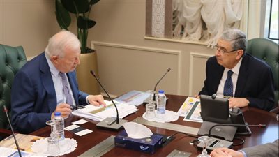 وزير الكهرباء يبحث التعاون مع رئيس شركة جون دى نول البلجيكية