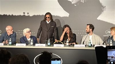 مهرجان كان، جوني ديب يصل متأخرًا ١٥ دقيقة عن مؤتمر فيلمه (فيديو)