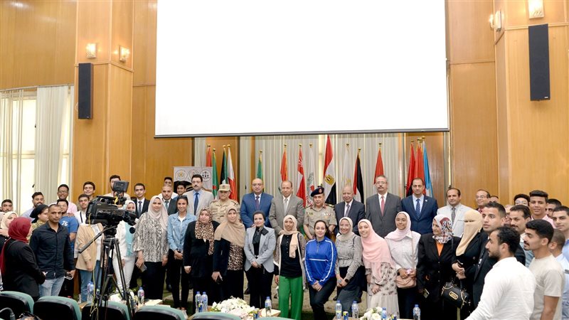 ندوة تثقيفية بجامعة