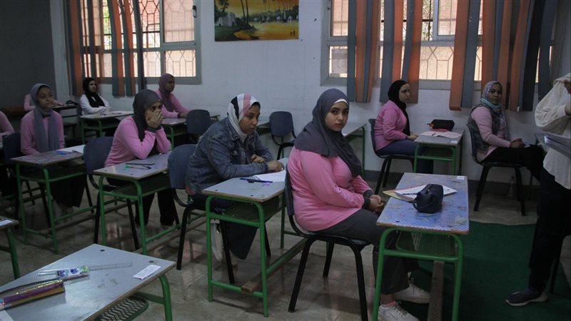 طلاب الشهادة الاعدادية