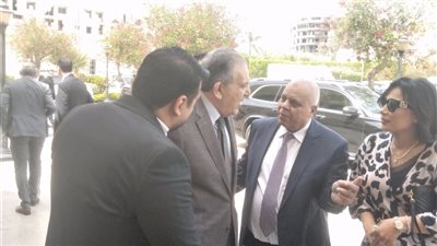 محافظ الإسكندرية وبوسي شلبي وسوسن بدر يفتتحون معرضا متخصصا للاثاث