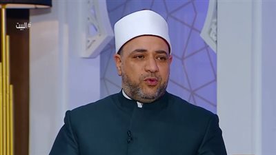 هل يحق للزوج أن يرضى زوجته على حساب أمه؟ وكيل الأوقاف يجيب 