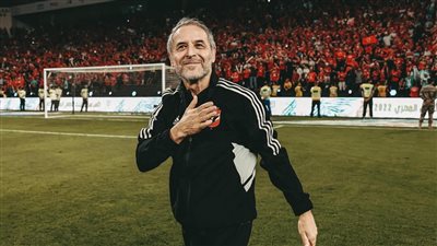 معوض: كولر سيطر على غرفة ملابس الأهلي وحزين لما يحدث مع أيمن أشرف