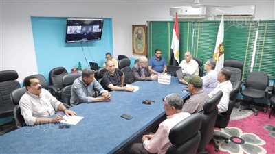 انتظام طلاب الشهادة الإعدادية باللجان لأداء امتحان مادتى الهندسة والتربية الفنية