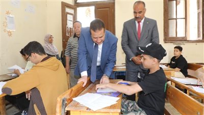 بأول أيام الامتحانات، محافظ المنوفية يتفقد لجان الشهادة الإعدادية بشبين الكوم (صور)