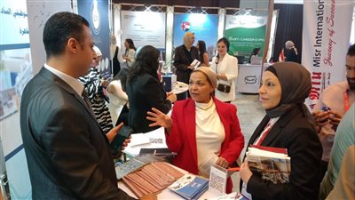 البيئة تشارك في فعاليات مؤتمر التميز في الصيدلة بجامعة القاهرة 