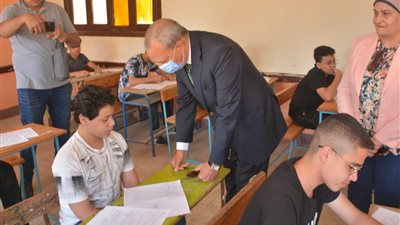 محافظ القليوبية يتفقد سير امتحانات الشهادة الإعدادية (صور )