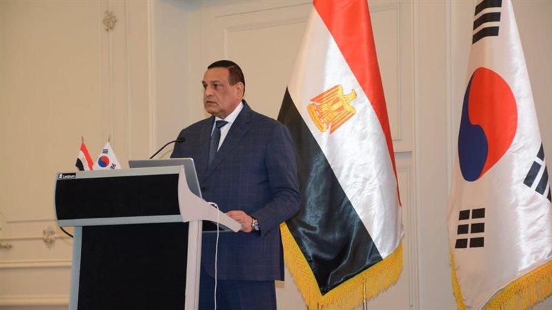 وزير التنمية المحلية،