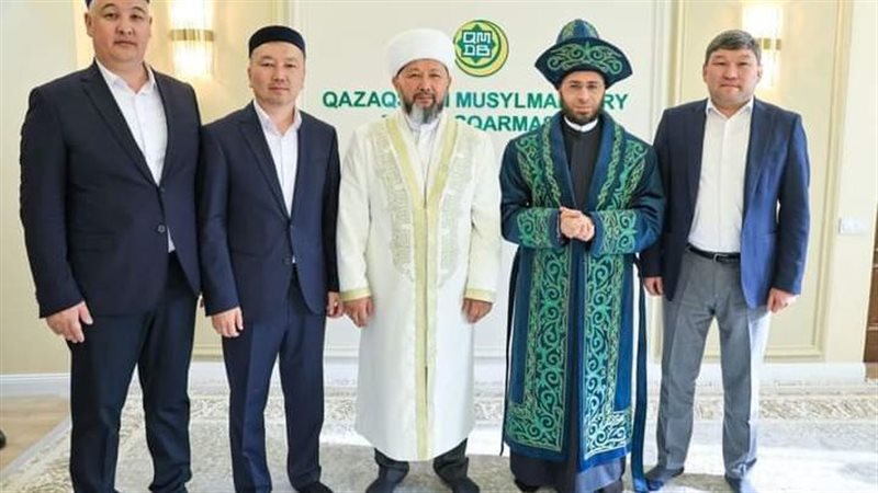 تكريم أسامة الأزهري