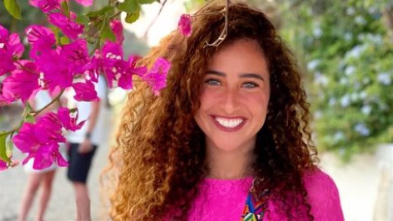 غادة والي مصمة الجرافيك،