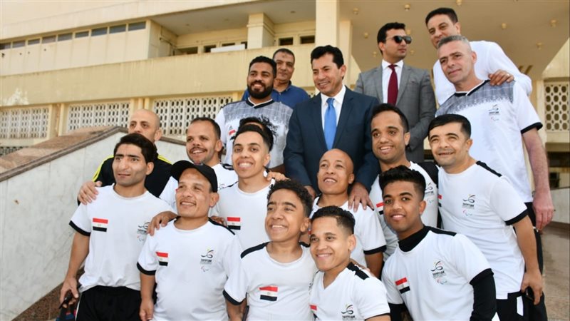 منتخب قصار القامة،فيتو