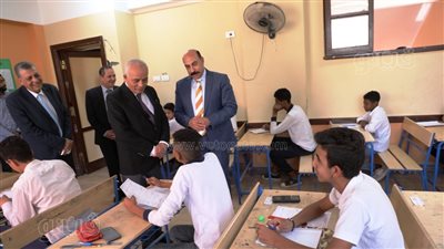 وزير التعليم من أسوان: الاهتمام بالأنشطة المدرسية للكشف عن مواهب ومهارات الطلاب الفنية