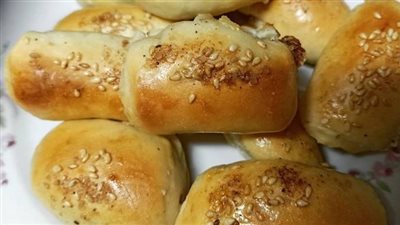 طريقة عمل مخبوزات بالجبنة البراميلي (فيديو)