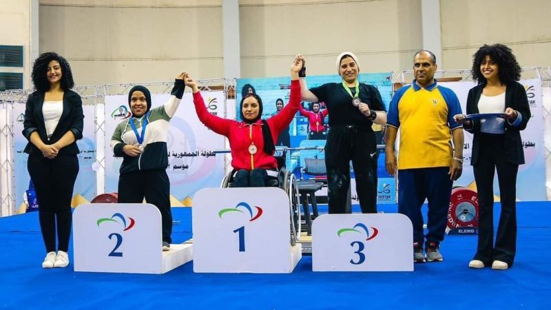 محافظ الشرقية يهنئ