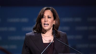 نائبة بايدن تحث البيت الأبيض على التعاطف أكثر مع المدنيين الفلسطينيين