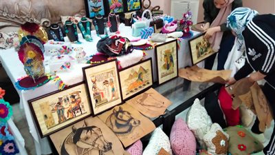  الشباب والرياضة تُقيم معرضا لمنتجات أندية الفتاة بالملتقى العربي الرياضي الأول (صور)