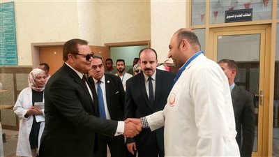 رئيس الاعتماد والرقابة الصحية في جولات ميدانية بمستشفيات أسوان 