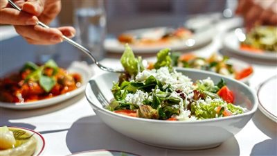 تفسير حلم المطعم فى المنام وعلاقته بالراحة والهدوء والتوازن النفسي