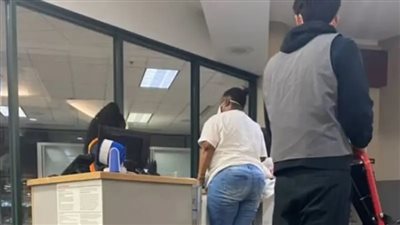 شركة طيران أمريكية تمنع مسافرة بدينة من ركوب الطائرة