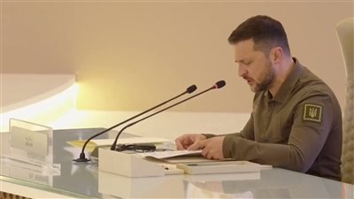 رد فعل غريب من الوفد السوري أثناء كلمة زيلينسكي في القمة العربية (فيديو)