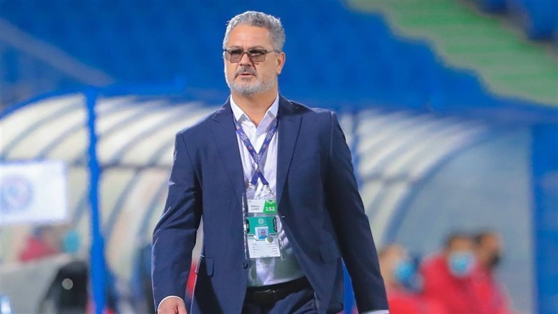 روجيرو ميكالي المدير
