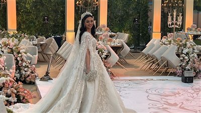 ابنة حميد الشاعري تخطف الأنظار في حفل زفافها (صور)