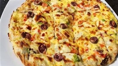 طريقة عمل البيتزا فطير من الشيف هالة (فيديو)