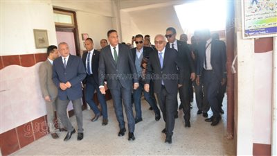 وزير التعليم يطمئن على انضباط لجان الإعدادية بإعادة امتحان الدراسات بالدقهلية (صور)