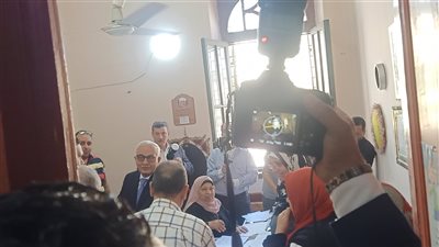 وزير التربية والتعليم يتفقد امتحانات الشهادة الإعدادية بمدرسة الدكتور أحمد زويل (صور)