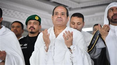  أداء عمرة وزيارة للمسجد النبوي ومشاركة في القمة العربية، نشاط السيسي في السعودية (فيديو وصور)