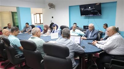 انتظام طلاب الإعدادية باللجان لأداء امتحاني الدراسات والكمبيوتر بالوادي الجديد 