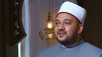 أستاذ بالأزهر: لا يجوز الذهاب إلى المسجد حال أكل بصل وثوم (فيديو)