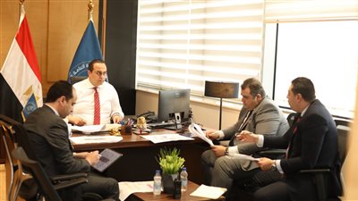 رئيس الرعاية الصحية يباشر عمله رسميًا من مقر العاصمة الإدارية الجديدة (صور)