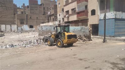 محافظ الإسماعيلية يوجّه الوحدات المحلية بتكثيف أعمال النظافة والإنارة (صور)