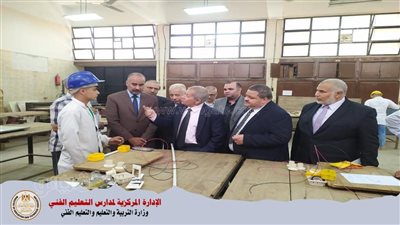 طلاب الدبلومات الفنية يؤدون الامتحانات العملية والمعملية والتقييم النهائي في كافة التخصصات والبرامج 