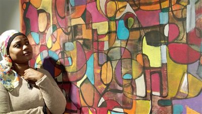 13 فنانا سودانيا يعبرون الأزمة بعرض 100 لوحة في أتيليه العرب (صور)
