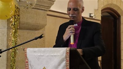 رئيس الأسقفية يشهد تخرج الدفعة الأولى من 