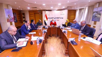  القباج تترأس الاجتماع الأول للجنة توزيع السلع الغذائية للأسر الأولى بالرعاية