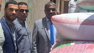 ضبط 15 طن قمح بنقاط تجميع غير رسمية بإيتاي البارود