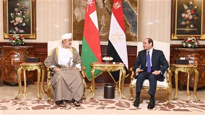 أول صور من الزيارة التاريخية لسلطان عمان إلى القاهرة