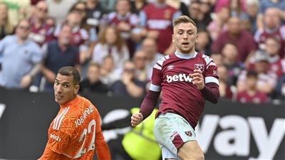 ليدز يقترب بشدة من الهبوط بعد الخسارة أمام وست هام 1/3 في الدوري الإنجليزي 