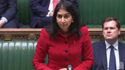 أزمة لوزيرة الداخلية البريطانية بسبب مخالفة مرور