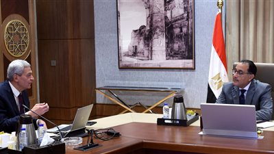 رئيس الوزراء يطمئن على توافر الأرصدة الكافية من مختلف الأدوية والمستلزمات الطبية