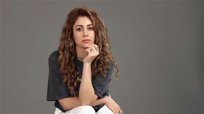 فريدة عبيد: أيمن بهجت قمر صديق عزيز ويدعمني معنويا