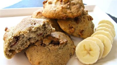 طريقة عمل الكوكيز الصحي بالموز من الشيف غادة التلي (فيديو)